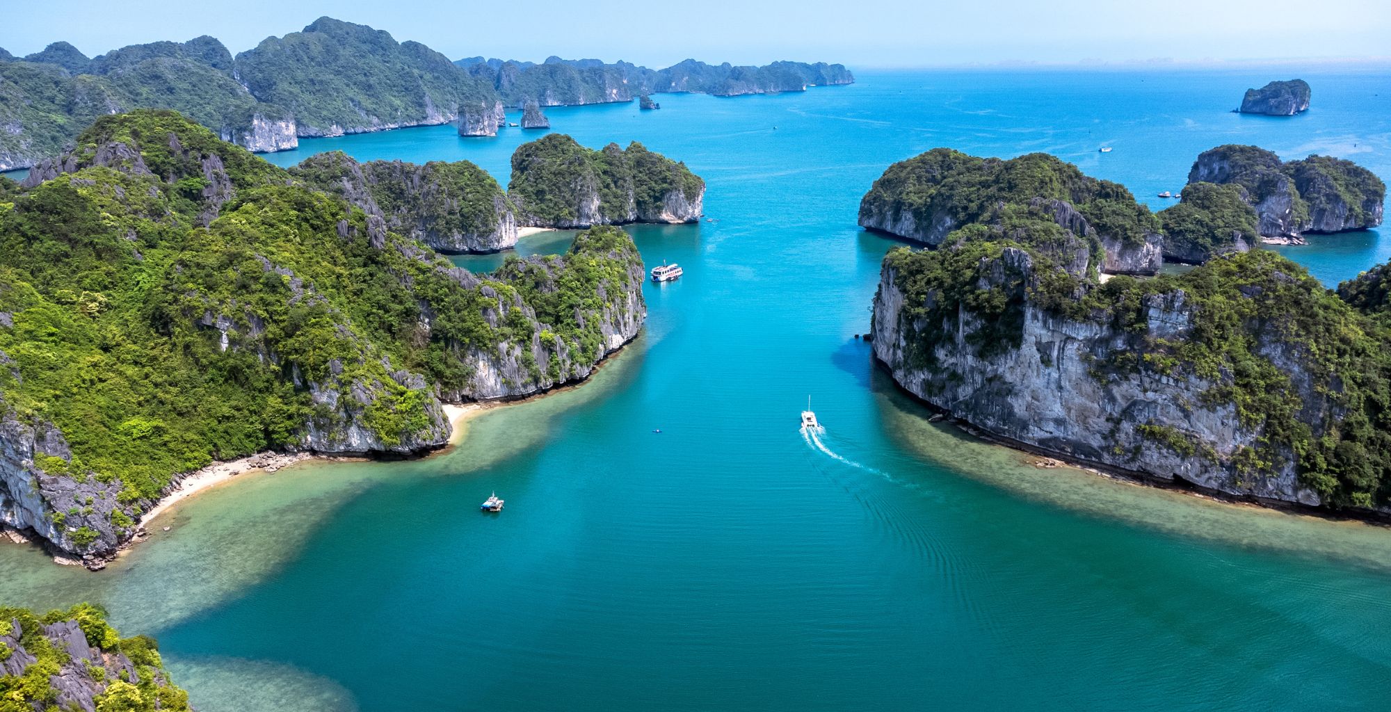 Ha Long Bay Scenic View